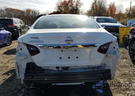 2018 Nissan Altima 2.5 z USA, uszkodzony, nr VIN 1N4AL3AP8JC472560